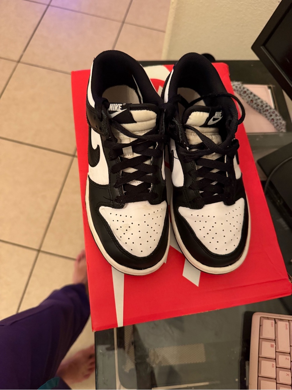 Nike Men’s Black and White Low-Top Sneakers — Classic Contrast